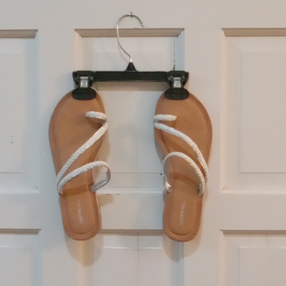 Xappeal Shoes - Women's Sandals White Strappy Flat Bottom Xappeal Brand EUC